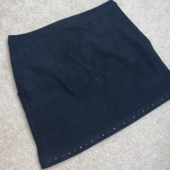 Suede zip up skirt - Picture 4 of 5